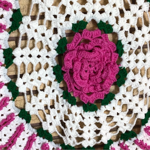 70's XL Floral Needlework Doilie - Couch Protector - Antimacassar - Home Decor - Picture 3 of 9